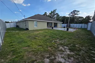 1005 SW Bay State Rd, Port Saint Lucie, FL 34953 - Photo 4