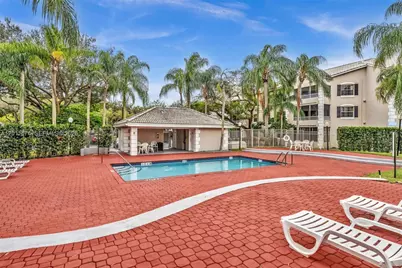 2841 N Oakland Forest Dr #111, Oakland Park, FL 33309 - Photo 20