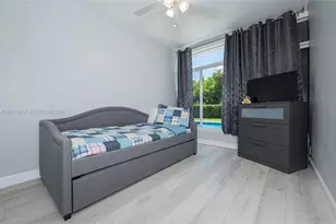 810 S Rainbow Dr, Hollywood, FL 33021 - Photo 52