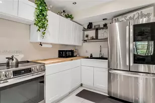 9511 NW 8th St, Pembroke Pines, FL 33024 - Photo 20