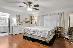 9511 NW 8th St, Pembroke Pines, FL 33024 - Photo 12
