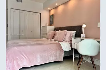 17555 Atlantic Blvd #UPH7, Sunny Isles Beach, FL 33160 - Photo 24