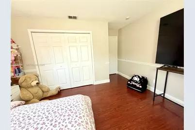 143 Valley Cir, Tampa, FL 33510 - Photo 8