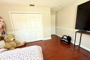 143 Valley Cir, Tampa, FL 33510 - Photo 8