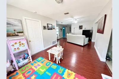143 Valley Cir, Tampa, FL 33510 - Photo 6