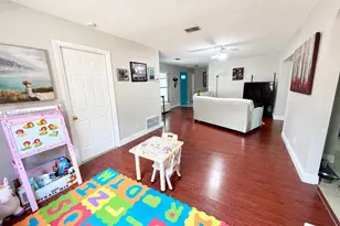 143 Valley Cir, Tampa, FL 33510 - Photo 6