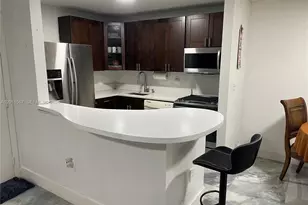 911 NE 199th St, Miami, FL 33179 - Photo 4
