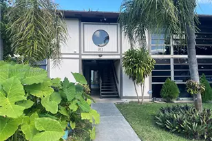 911 NE 199th St, Miami, FL 33179 - Photo 2