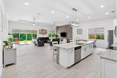 [Address not provided], Miami, FL 33187 - Photo 2