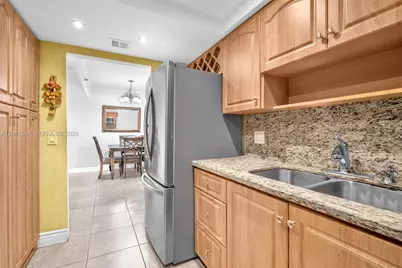 1200 Saint Charles Pl #415, Pembroke Pines, FL 33026 - Photo 12