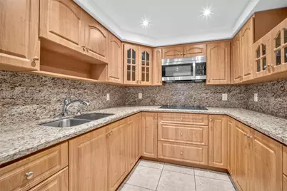 1200 Saint Charles Pl #415, Pembroke Pines, FL 33026 - Photo 10