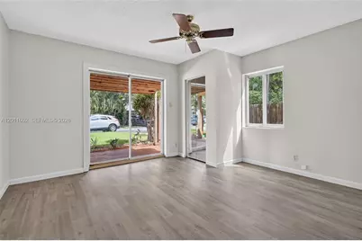 40 SE 8th St, Dania Beach, FL 33004 - Photo 12