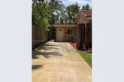 40 SE 8th St, Dania Beach, FL 33004 - Photo 2