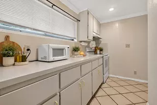 40 SE 8th St, Dania Beach, FL 33004 - Photo 22