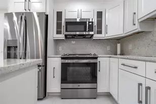 102 E Upminster E, Deerfield Beach, FL 33442 - Photo 4