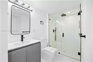 20379 W Country Club Dr, Aventura, FL 33180 - Photo 14