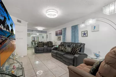 8510 NW 30th Pl, Miami, FL 33147 - Photo 10