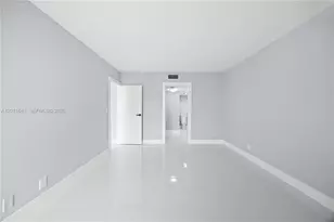 20335 W Country Club Dr, Aventura, FL 33180 - Photo 12