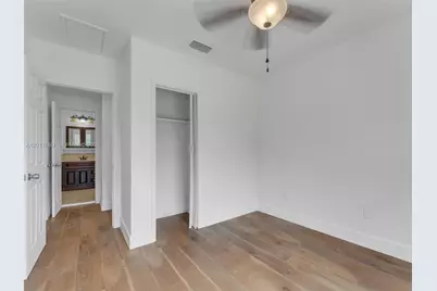 520 NW 32nd Pl #520, Miami, FL 33125 - Photo 24