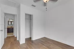 520 NW 32nd Pl, Miami, FL 33125 - Photo 24