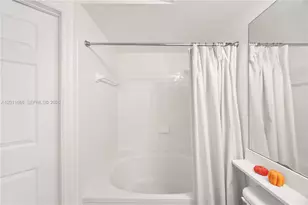 17100 N Bay Rd, Sunny Isles Beach, FL 33160 - Photo 16