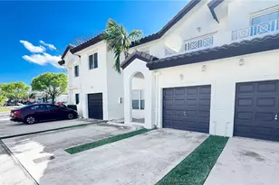 8902 NW 109th Ct, Doral, FL 33178 - Photo 4