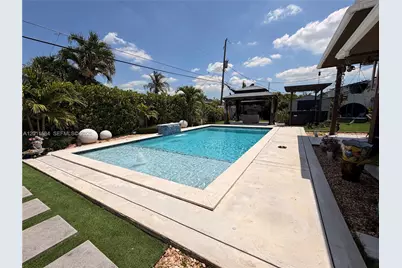 315 W 62nd St, Hialeah, FL 33012 - Photo 2