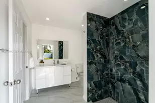 510 NW 97th Terrace, Pembroke Pines, FL 33024 - Photo 22