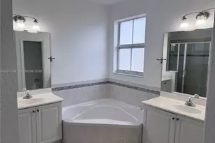8720 NW 111th Ct, Doral, FL 33178 - Photo 14