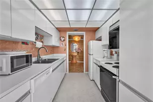 5510 N Ocean Dr, Singer Island, FL 33404 - Photo 20