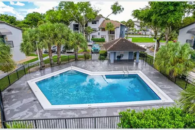 7160 NW 179th St #309, Hialeah, FL 33015 - Photo 8