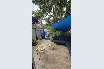 8300 NW 10th St, Miami, FL 33126 - Photo 18
