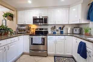 9491 Evergreen Pl, Davie, FL 33324 - Photo 2