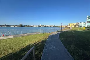 1481 NE Miami Gardens Dr, Miami, FL 33179 - Photo 28