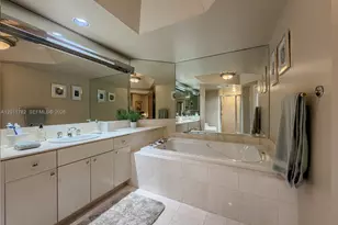 2000 Island Blvd, Aventura, FL 33160 - Photo 34