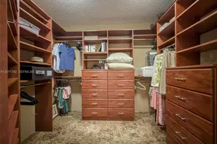 2000 Island Blvd, Aventura, FL 33160 - Photo 32