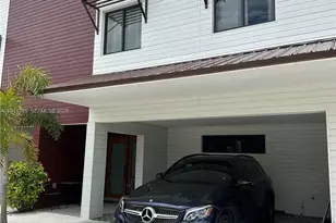 958 NW 10th St, Florida City, FL 33034 - Photo 2