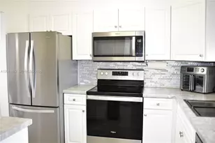 9350 Sunrise Lakes Blvd, Sunrise, FL 33322 - Photo 4