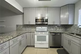 9370 SW 8th St, Boca Raton, FL 33428 - Photo 10