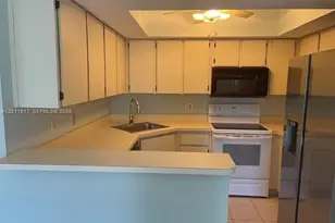 4355 Village Dr, Delray Beach, FL 33445 - Photo 2