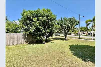 434 NW 20th St, Homestead, FL 33030 - Photo 8