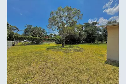 1970 NW 104th St #1970, Miami, FL 33147 - Photo 14