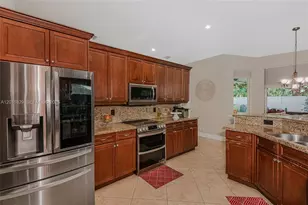 18253 NW 15th Ln, Pembroke Pines, FL 33029 - Photo 14