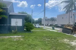 1041 NE 35th St, Oakland Park, FL 33334 - Photo 2