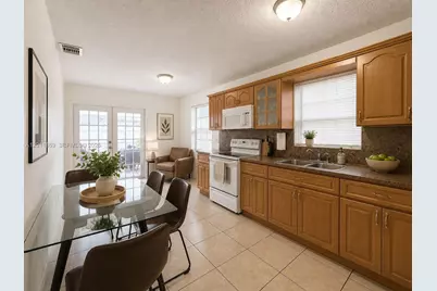 4401 W 10th Ct, Hialeah, FL 33012 - Photo 4