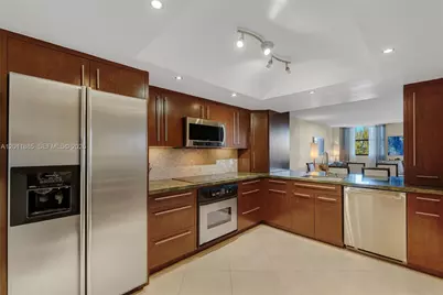 2900 NE 14th St Cswy #402, Pompano Beach, FL 33062 - Photo 2