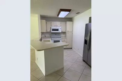 667 Woodgate Ln #B, Sunrise, FL 33326 - Photo 6