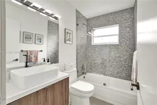21015 NE 19th Ct, Miami, FL 33179 - Photo 34