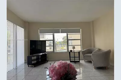 11111 Biscayne Blvd #2H, Miami, FL 33181 - Photo 8