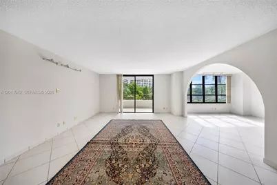 600 Three Islands Blvd #212, Hallandale Beach, FL 33009 - Photo 2